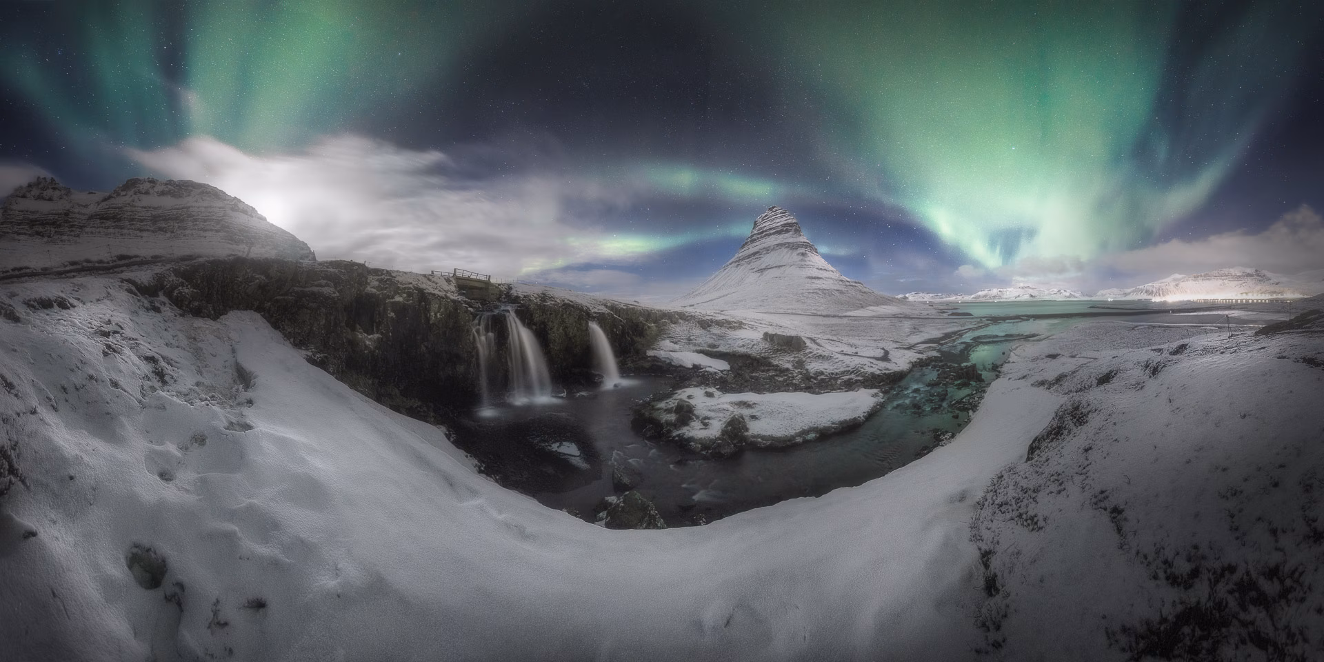 iceland-kirkjufell-aurora-borealis-alex-wides.avif