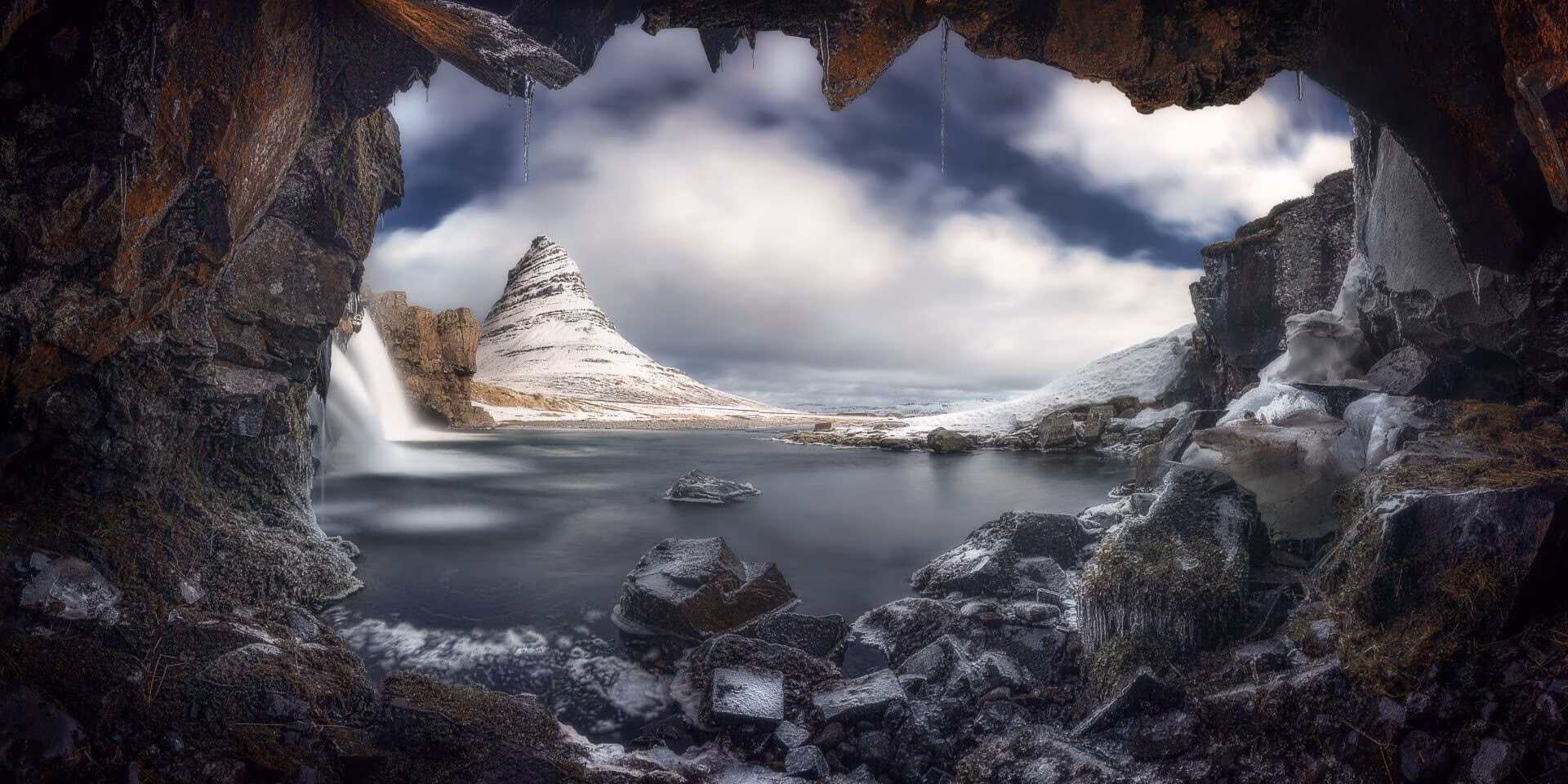 iceland-kirkjufell-cave-panorama-alex-wides.avif